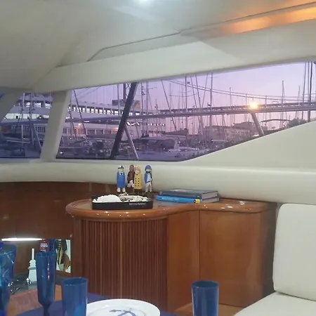 Wallis Azimut 40 Úszó hotel Vilamoura