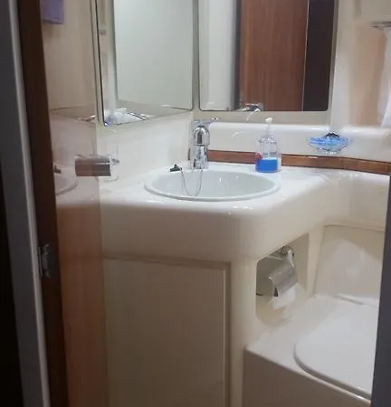 Úszó hotel Wallis Azimut 40 Vilamoura